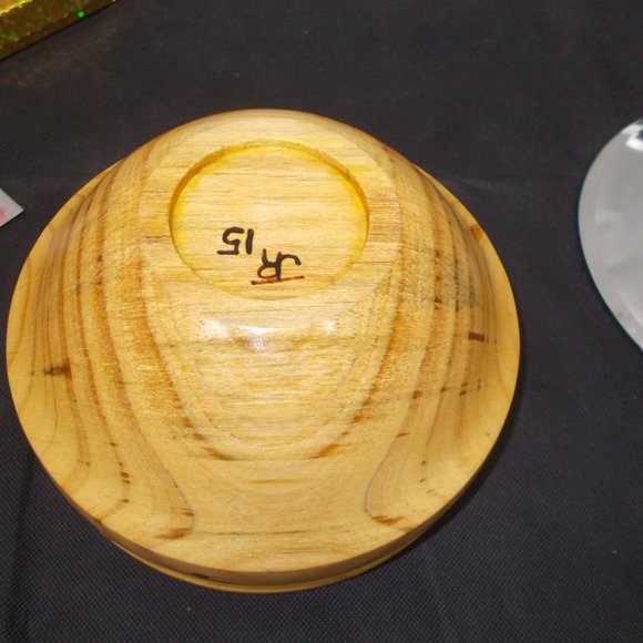 2 beautiful pine wood bowls - Picture 8 of 12